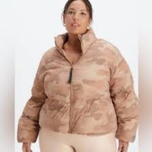 Fabletics Wander Cropped Puffer Jacket Camo Willow Bark Plus Size 1X